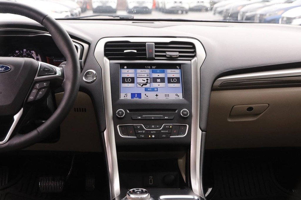 Ford Fusion Vehicle Image 24