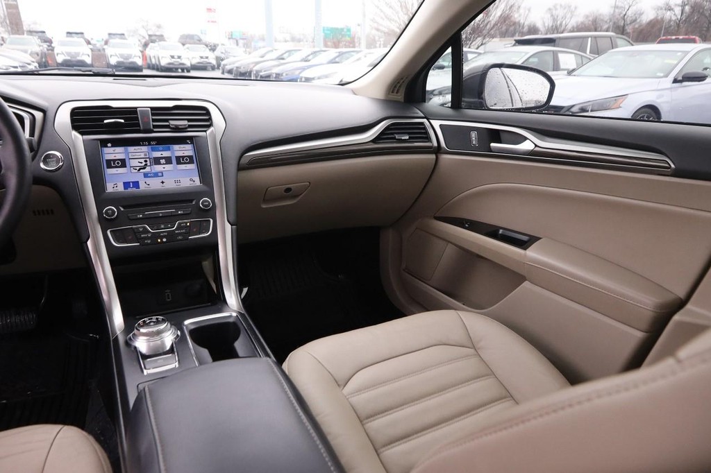 Ford Fusion Vehicle Image 25