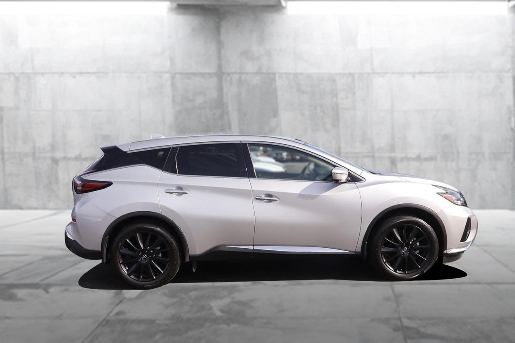 Nissan Murano Vehicle Full-screen Gallery Image 5