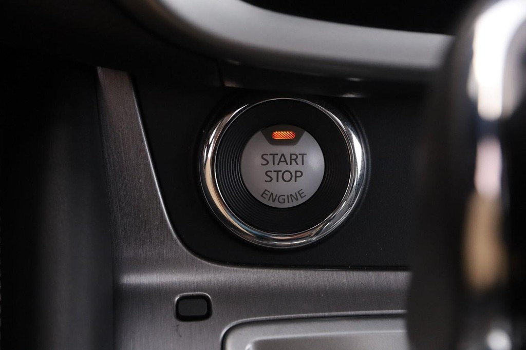 Nissan Murano Vehicle Full-screen Gallery Image 16