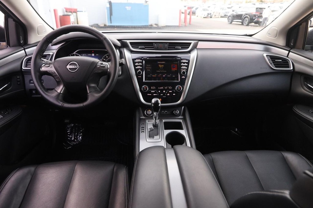 Nissan Murano Vehicle Full-screen Gallery Image 22