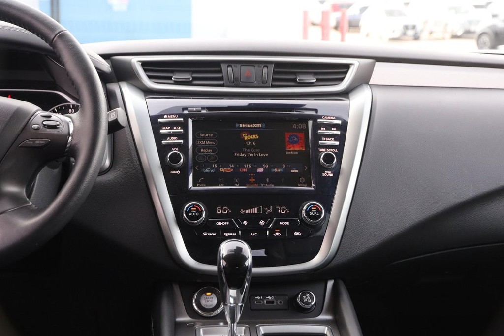 Nissan Murano Vehicle Full-screen Gallery Image 25