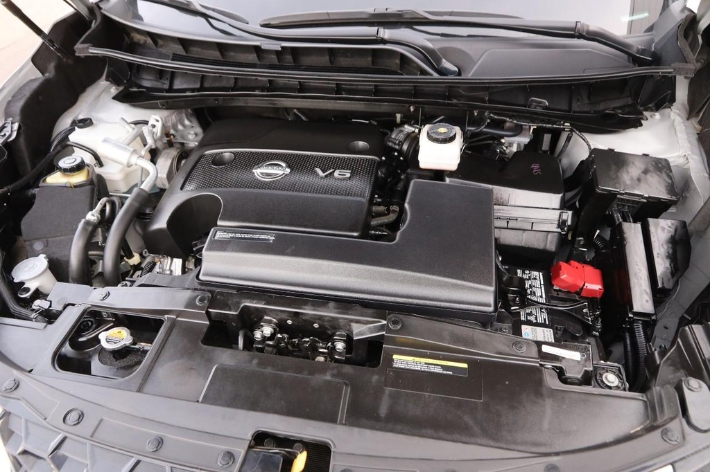 Nissan Murano Vehicle Full-screen Gallery Image 28