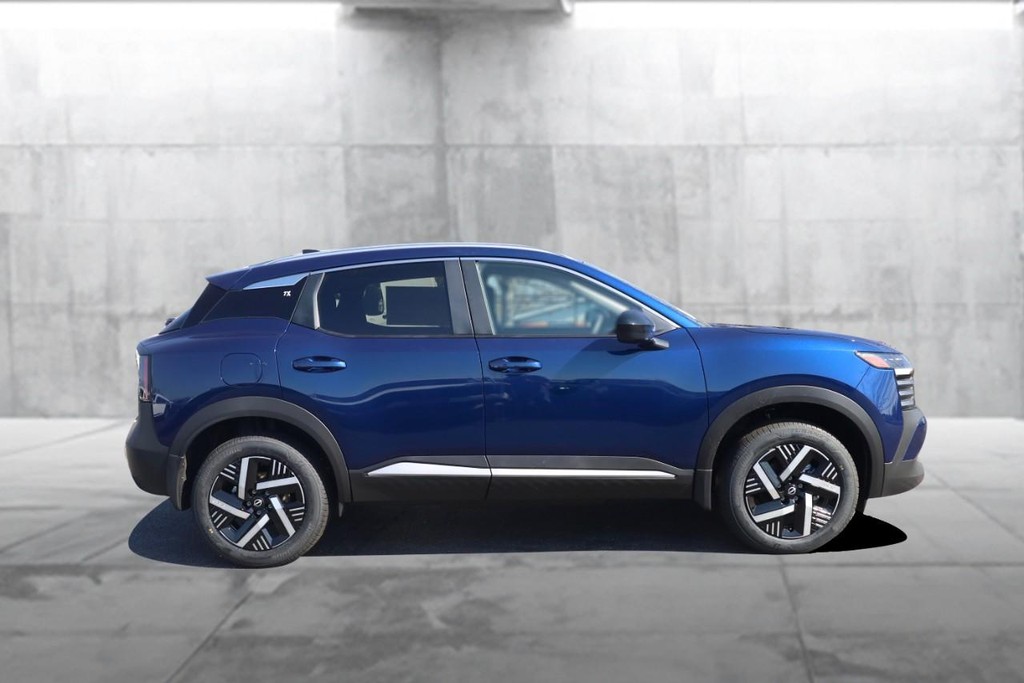 Nissan Kicks Vehicle Image 05