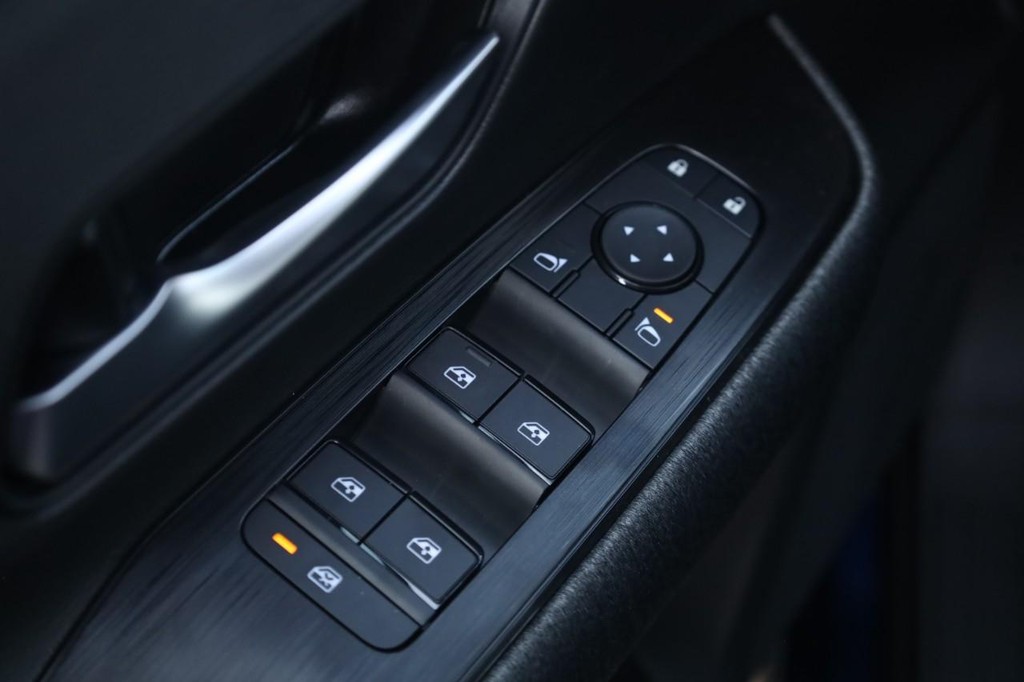 Nissan Kicks Vehicle Image 11