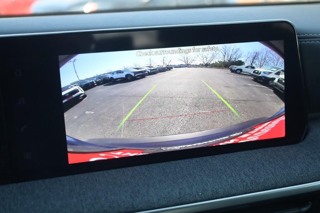 Nissan Kicks Vehicle Image 14