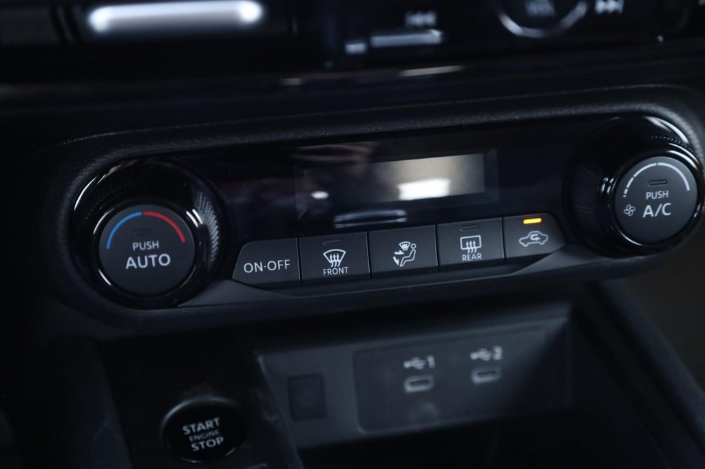 Nissan Kicks Vehicle Image 15