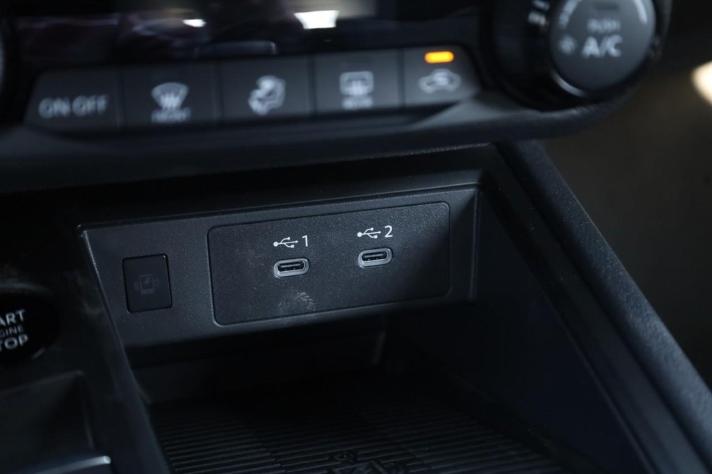 Nissan Kicks Vehicle Image 16