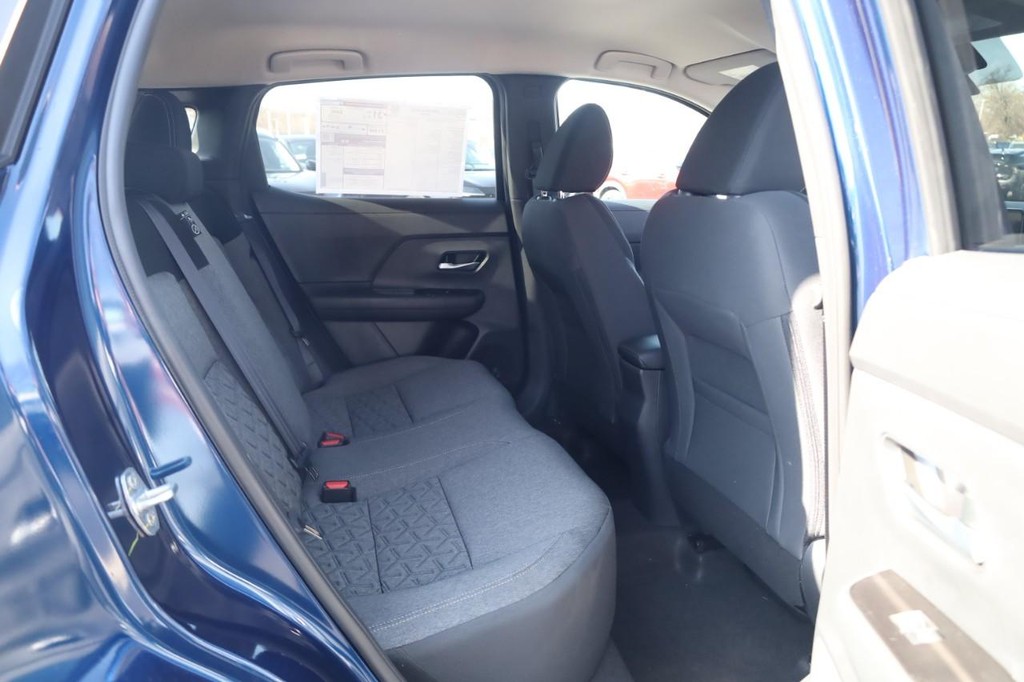 Nissan Kicks Vehicle Image 20