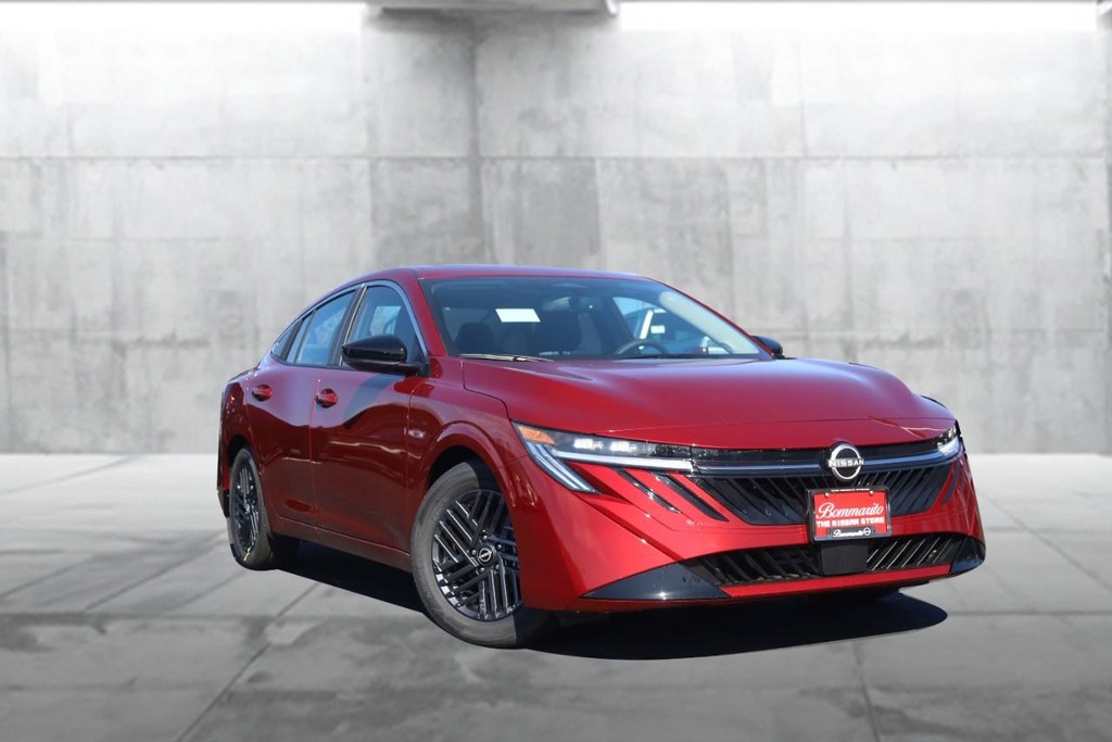 Nissan Sentra Vehicle Image 02