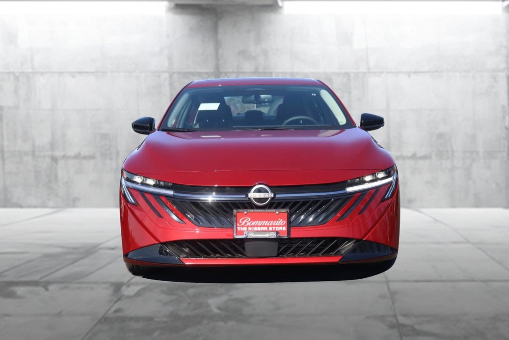 Nissan Sentra Vehicle Image 04