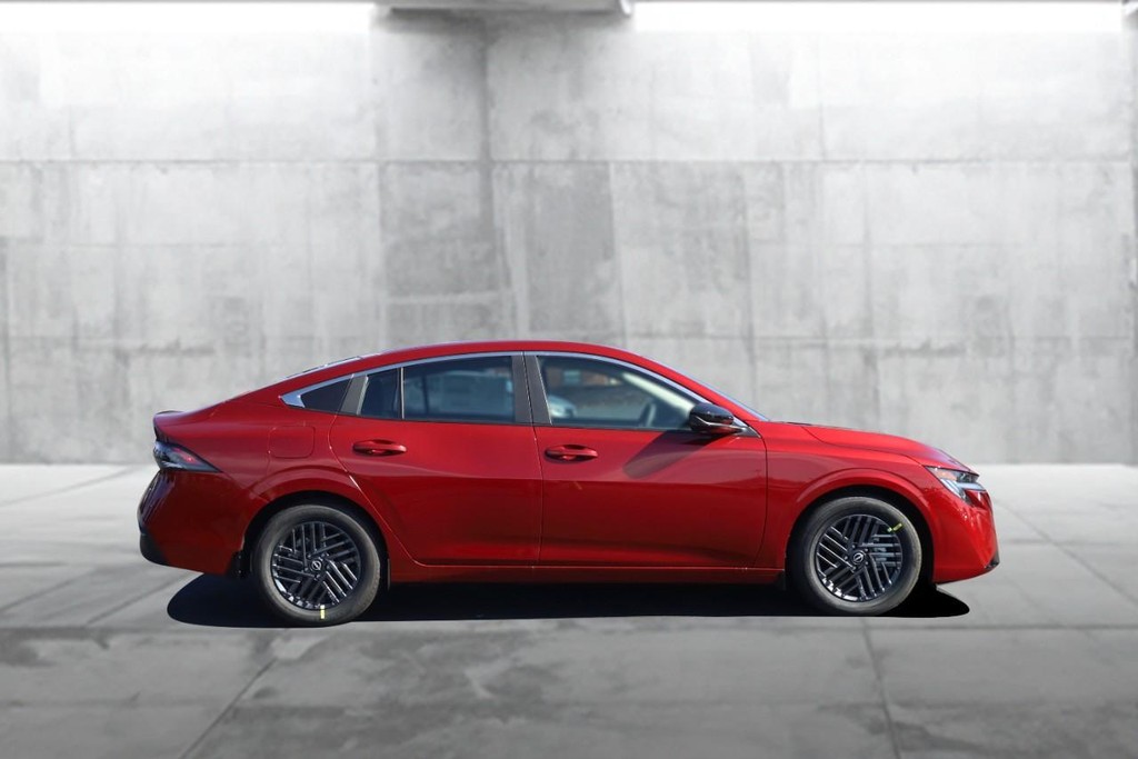 Nissan Sentra Vehicle Image 05