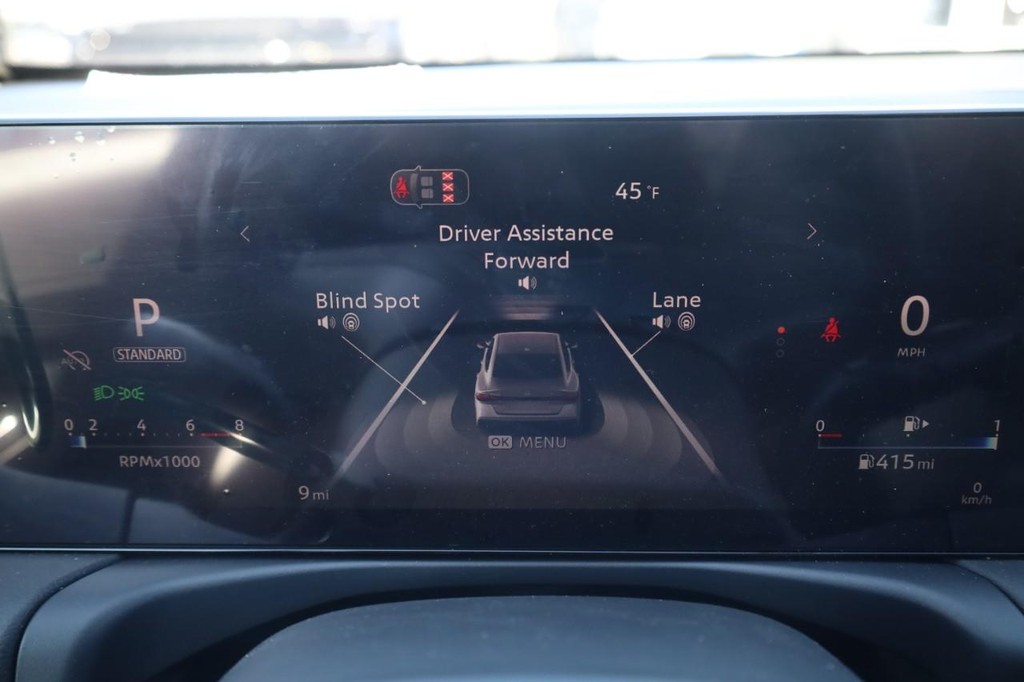 Nissan Sentra Vehicle Image 13