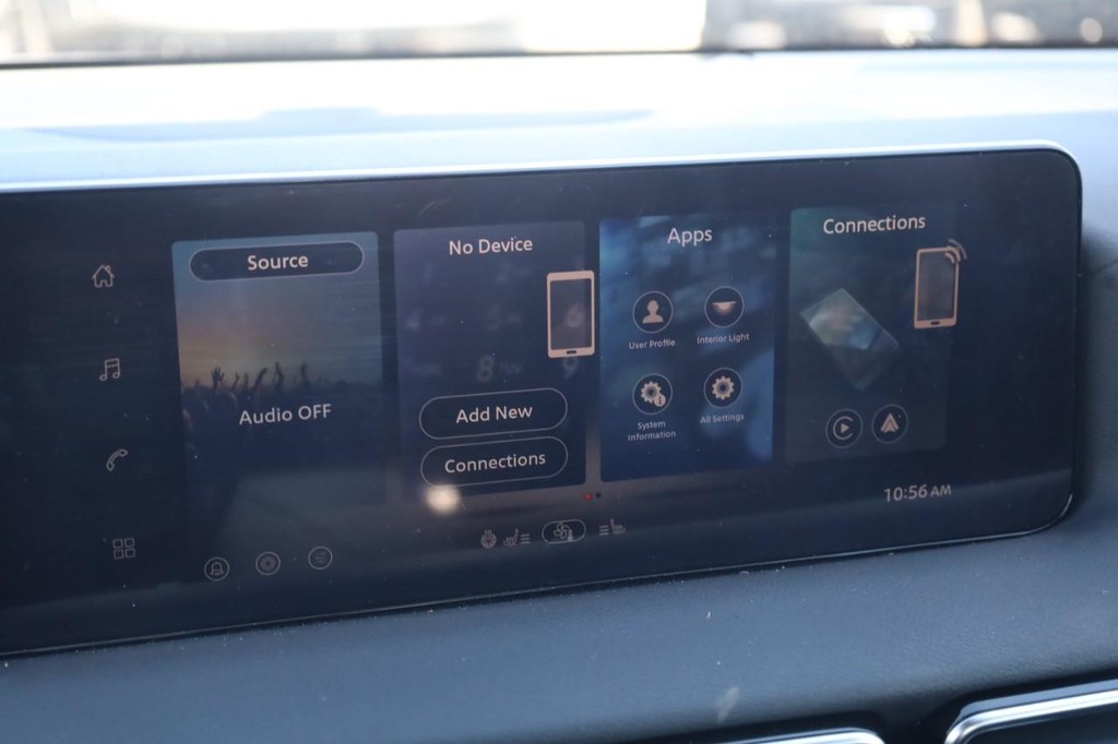 Nissan Sentra Vehicle Image 14