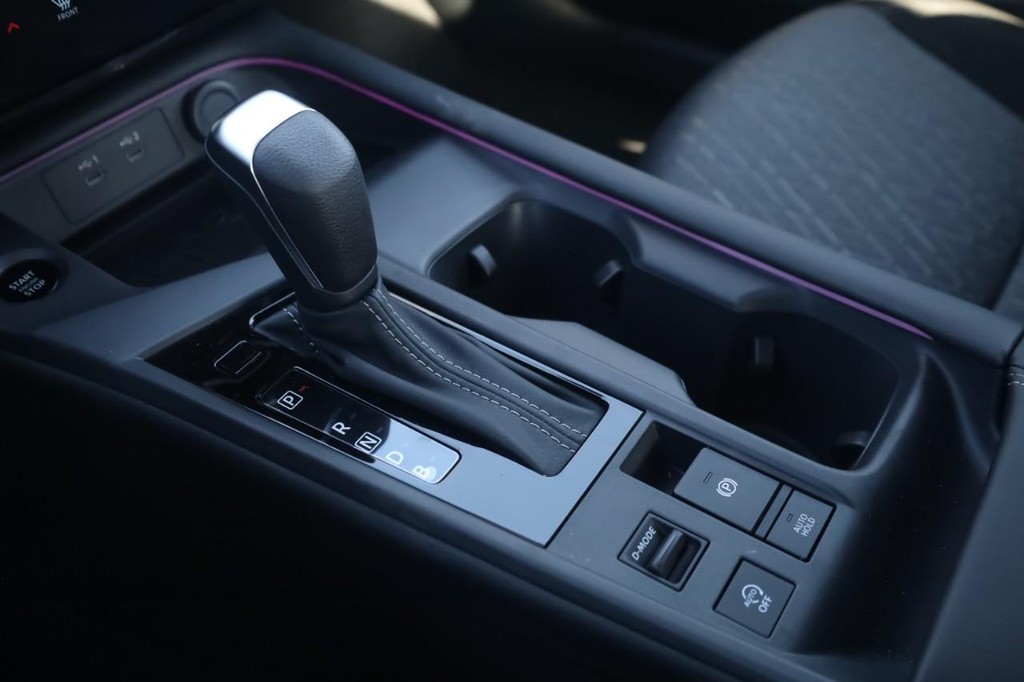 Nissan Sentra Vehicle Image 18