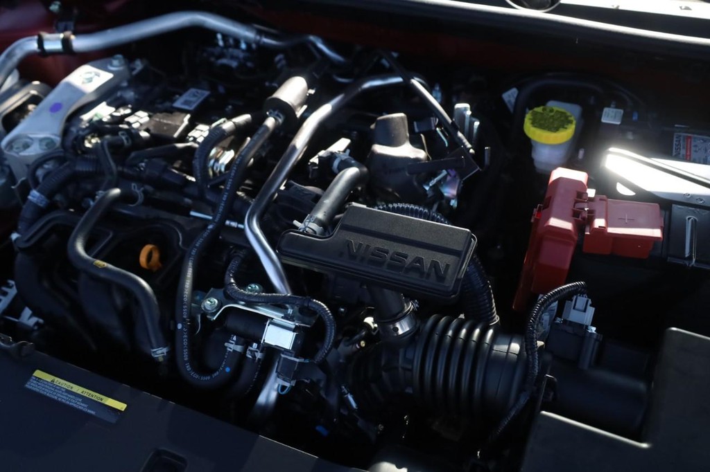 Nissan Sentra Vehicle Image 24