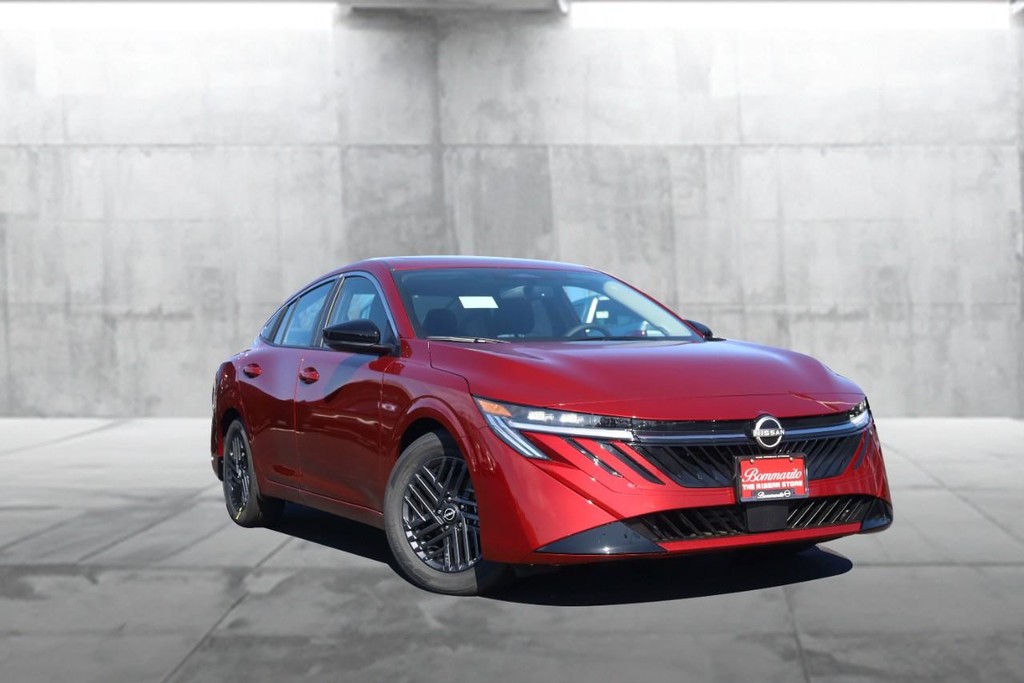 Nissan Sentra Vehicle Image 02