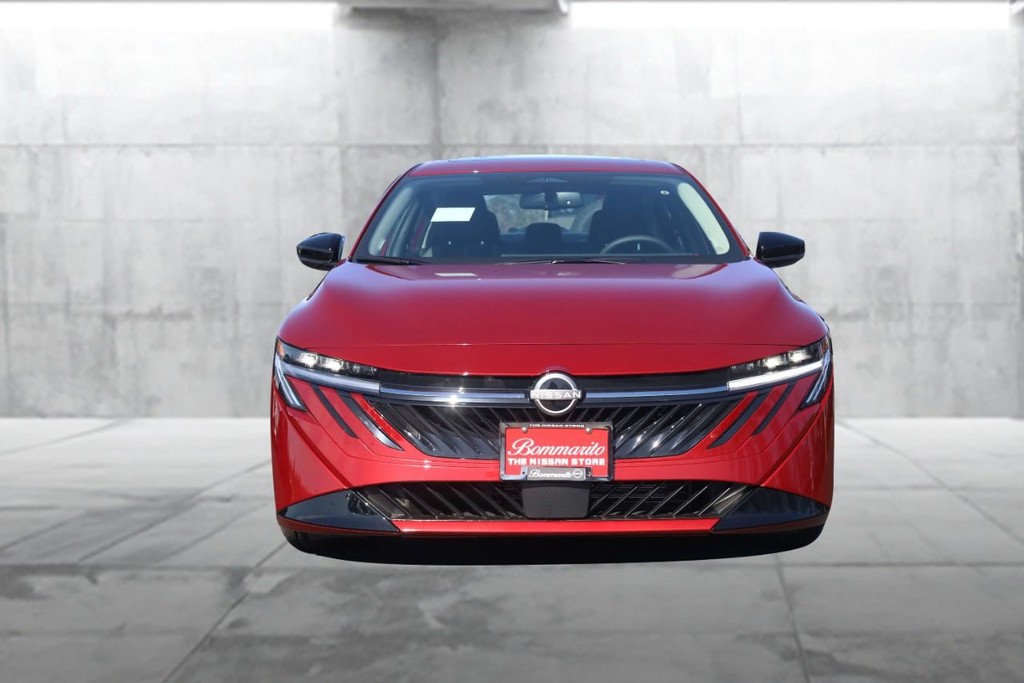 Nissan Sentra Vehicle Image 04