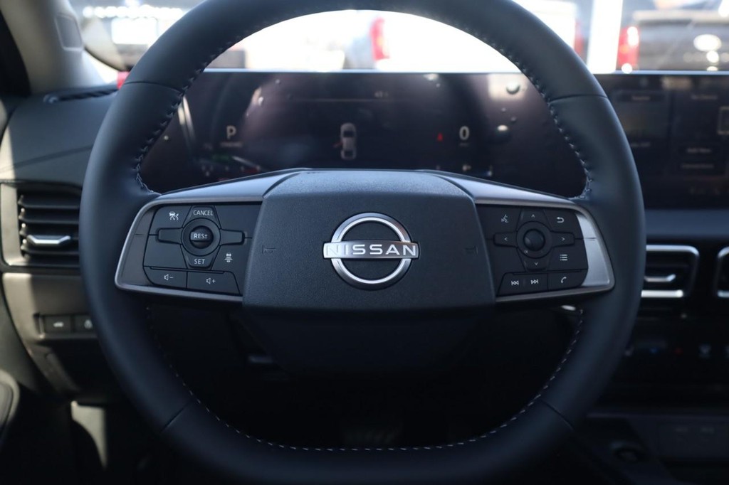 Nissan Sentra Vehicle Image 08