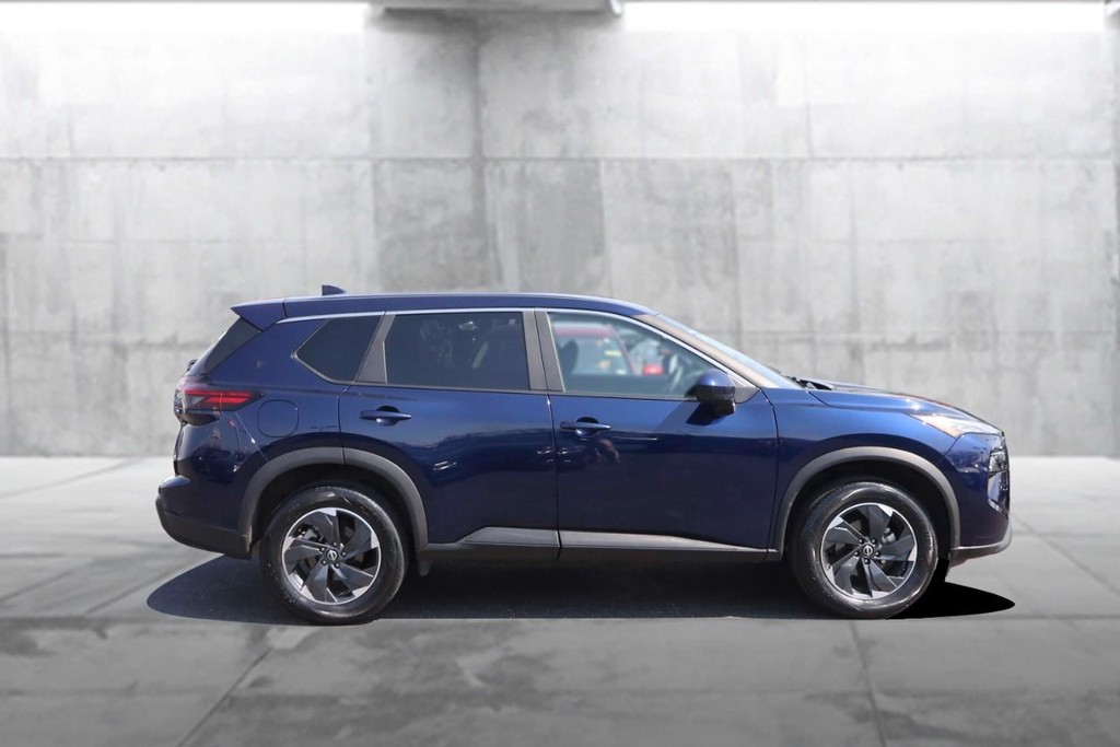 Nissan Rogue Vehicle Image 05