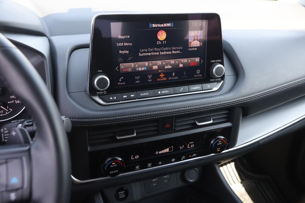 Nissan Rogue Vehicle Image 16