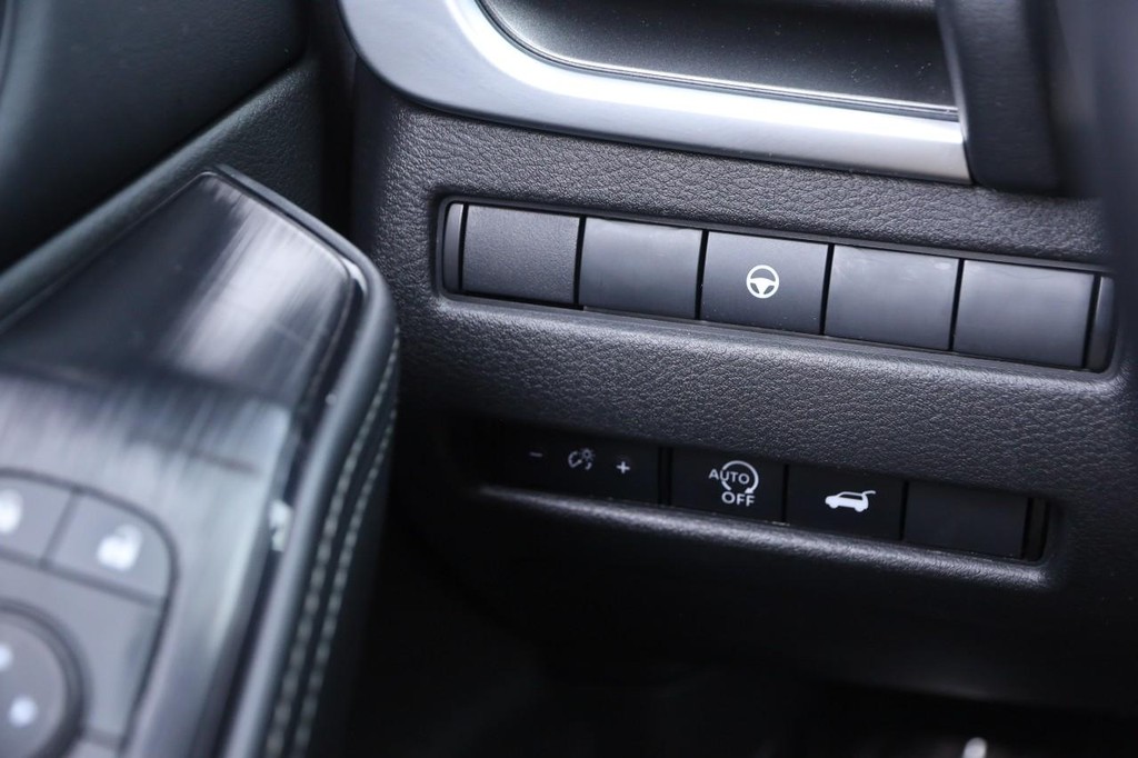 Nissan Rogue Vehicle Image 20