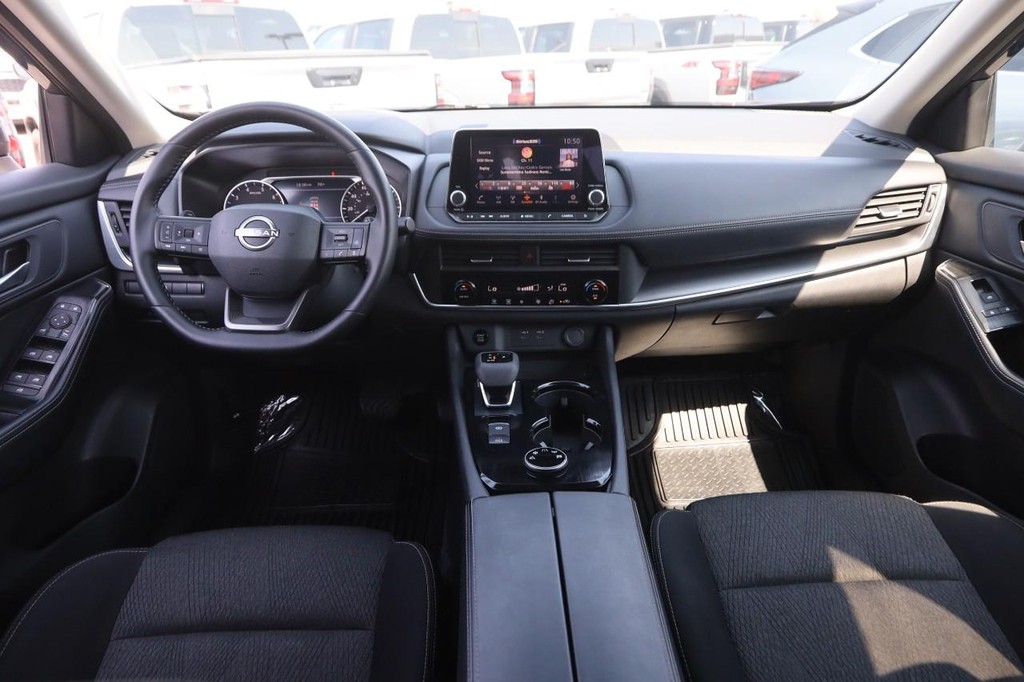 Nissan Rogue Vehicle Image 21