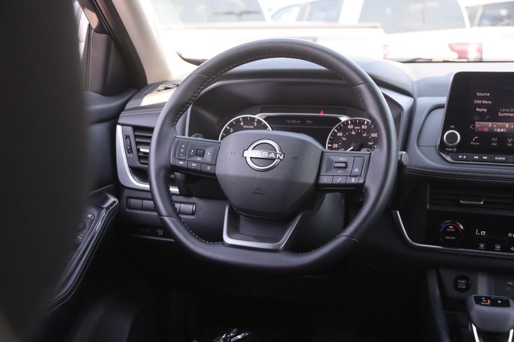 Nissan Rogue Vehicle Image 23