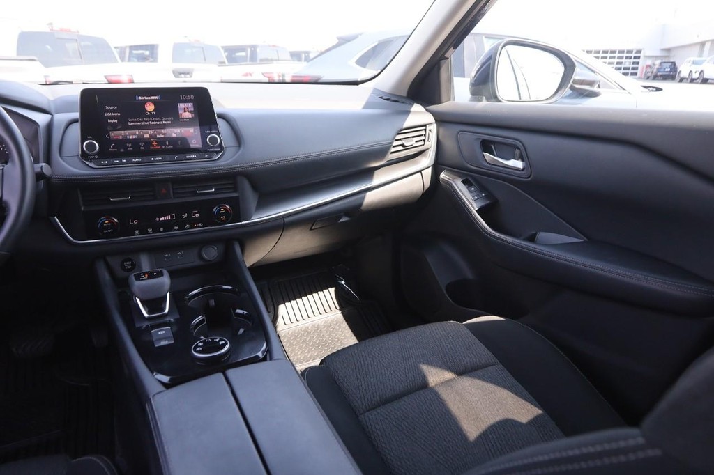 Nissan Rogue Vehicle Image 25