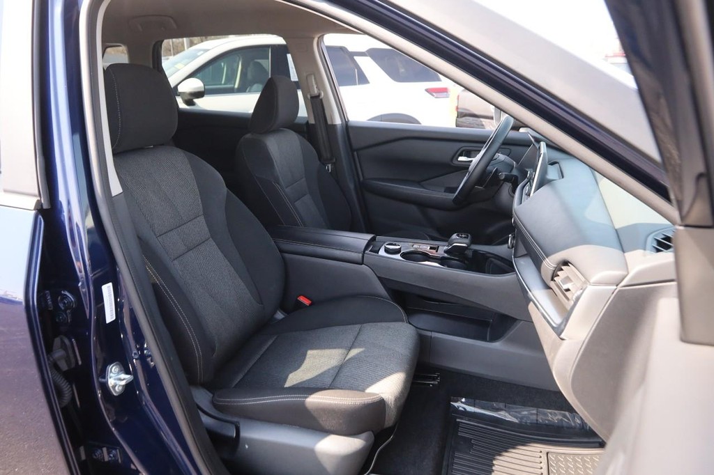 Nissan Rogue Vehicle Image 26