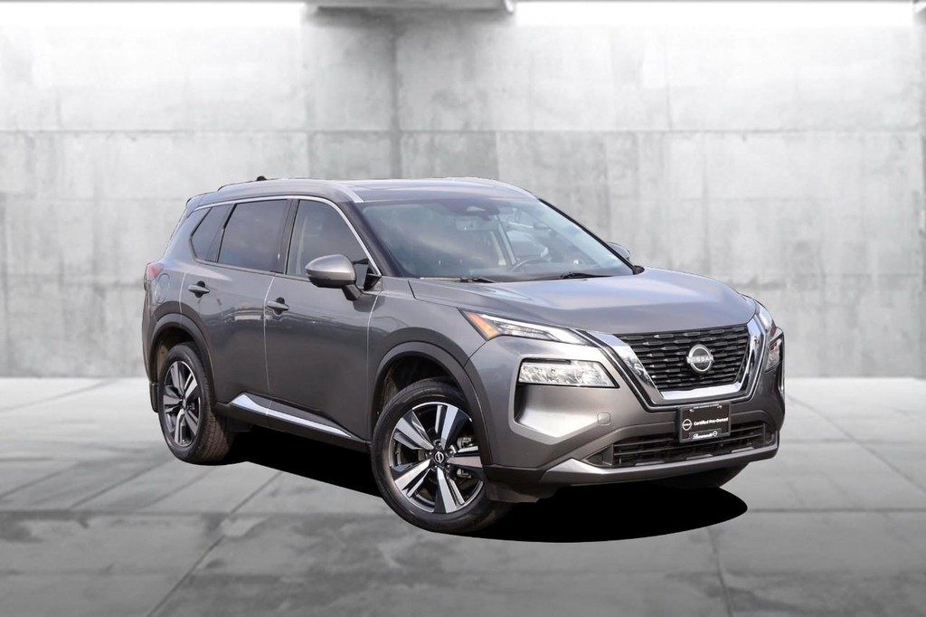 Nissan Rogue Vehicle Full-screen Gallery Image 2