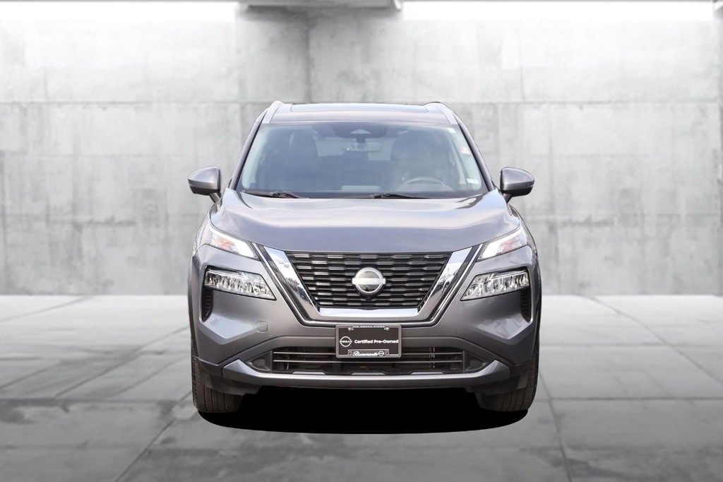 Nissan Rogue Vehicle Full-screen Gallery Image 4