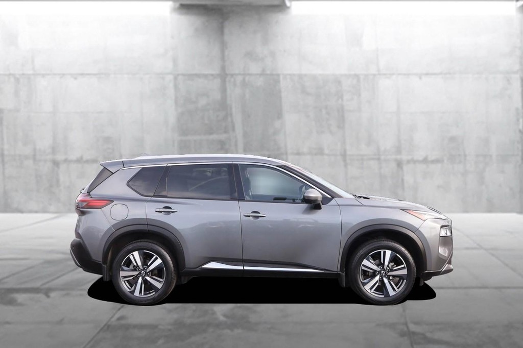 Nissan Rogue Vehicle Full-screen Gallery Image 5