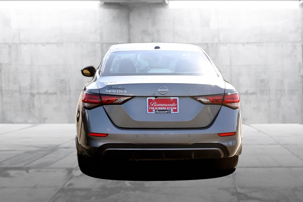 Nissan Sentra Vehicle Image 06