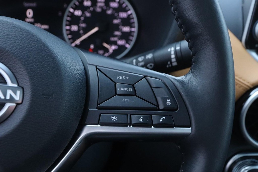 Nissan Sentra Vehicle Image 13