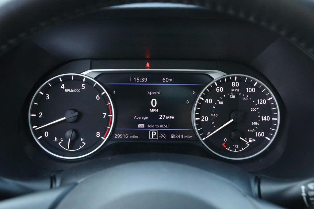 Nissan Sentra Vehicle Image 14