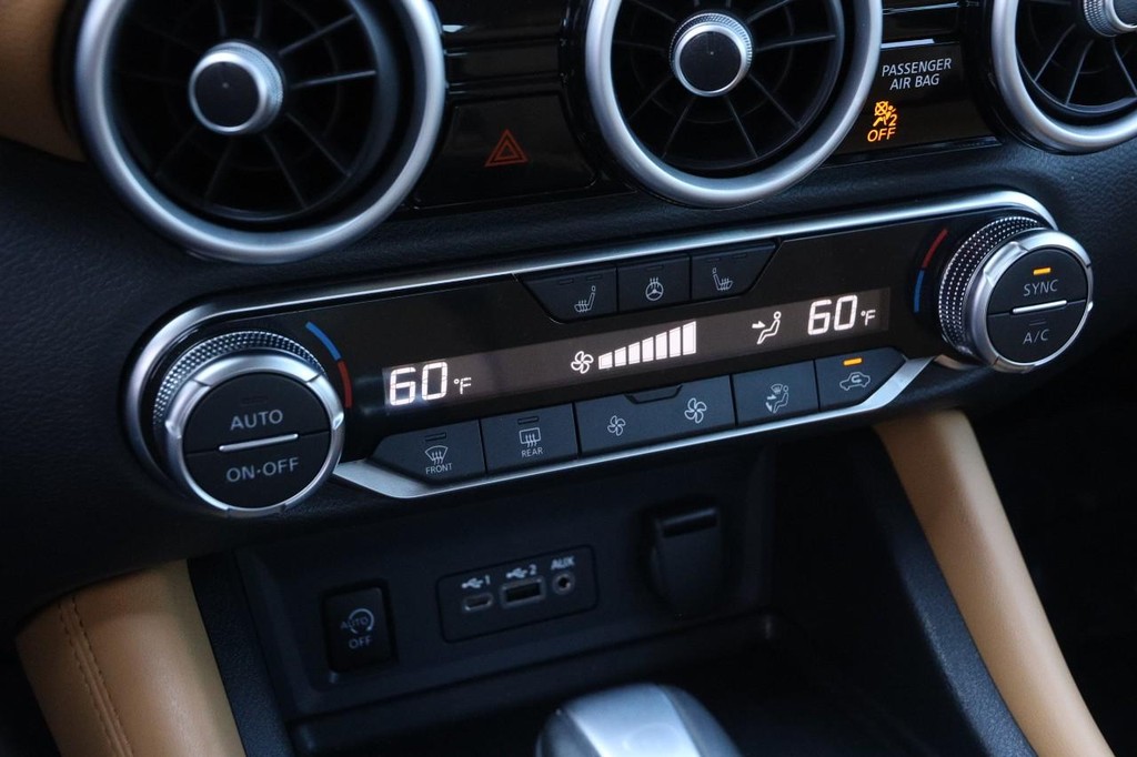 Nissan Sentra Vehicle Image 19