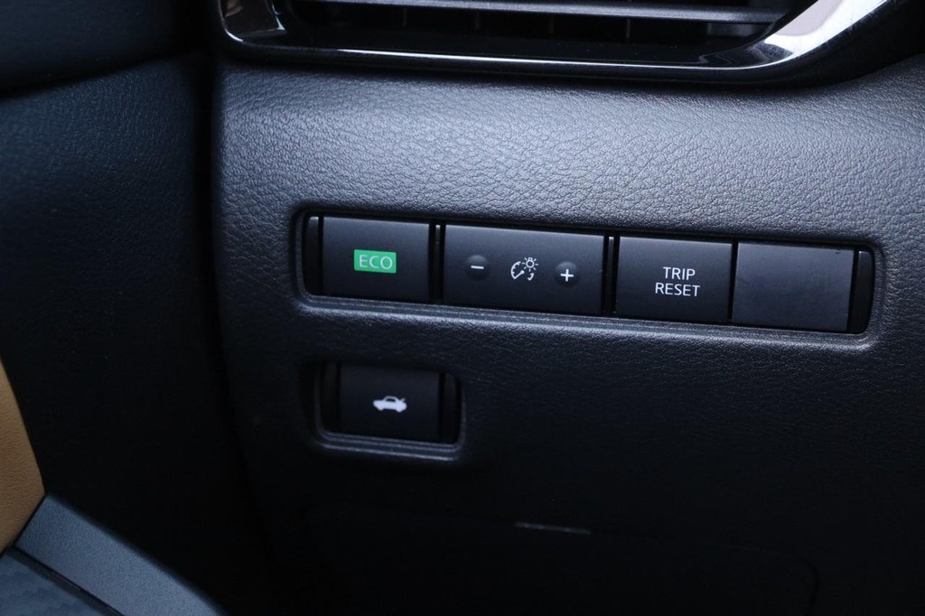 Nissan Sentra Vehicle Image 20