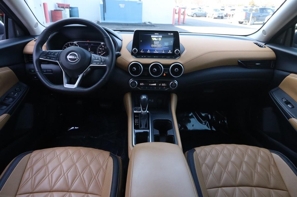 Nissan Sentra Vehicle Image 21