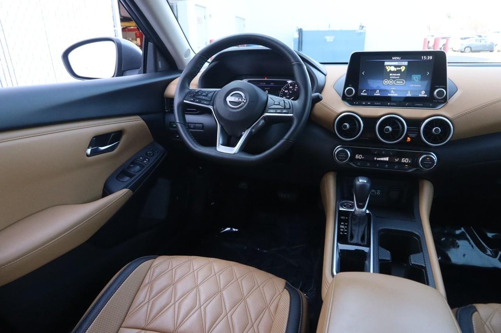 Nissan Sentra Vehicle Image 22