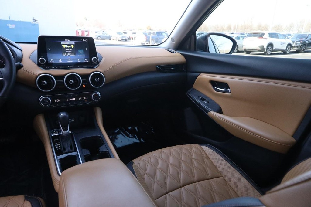 Nissan Sentra Vehicle Image 25