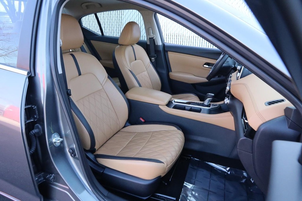 Nissan Sentra Vehicle Image 26