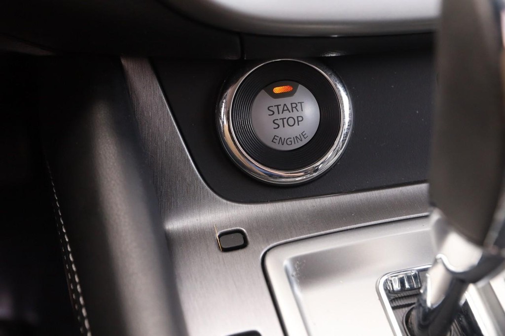 Nissan Murano Vehicle Image 15