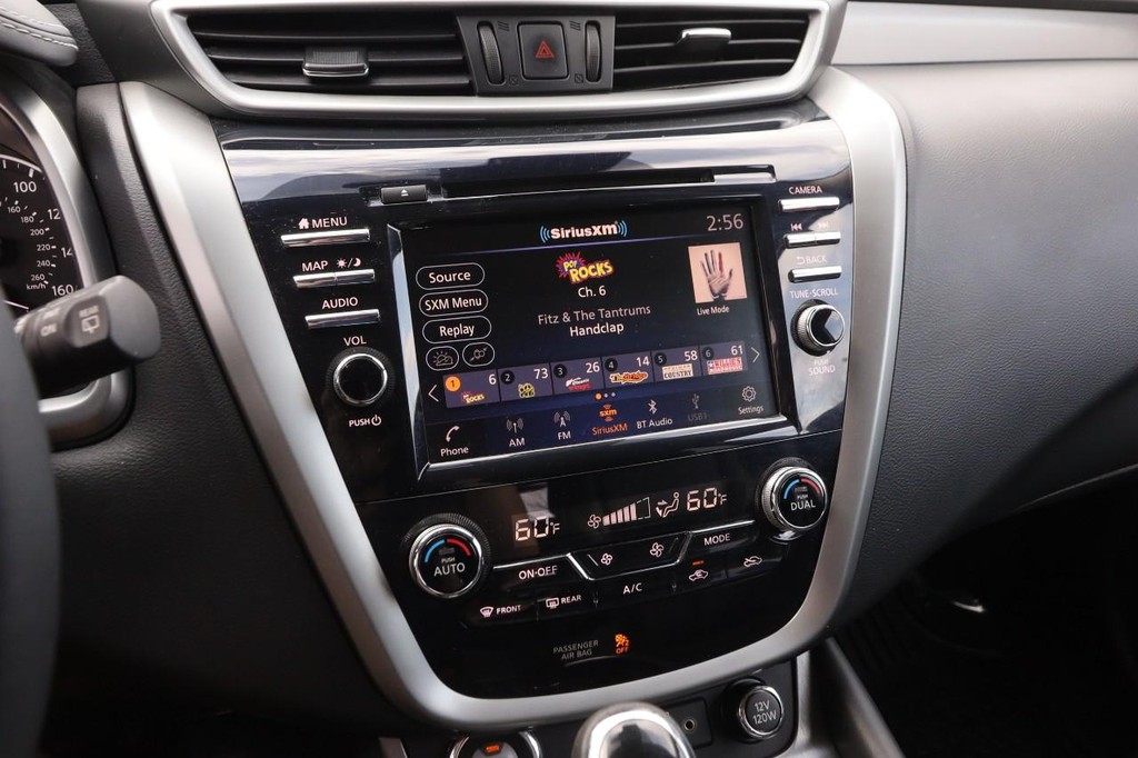 Nissan Murano Vehicle Image 16