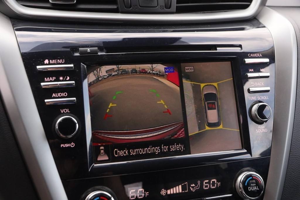 Nissan Murano Vehicle Image 17