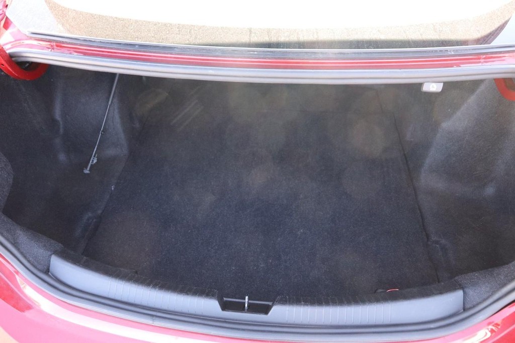 Chevrolet Malibu Vehicle Full-screen Gallery Image 7