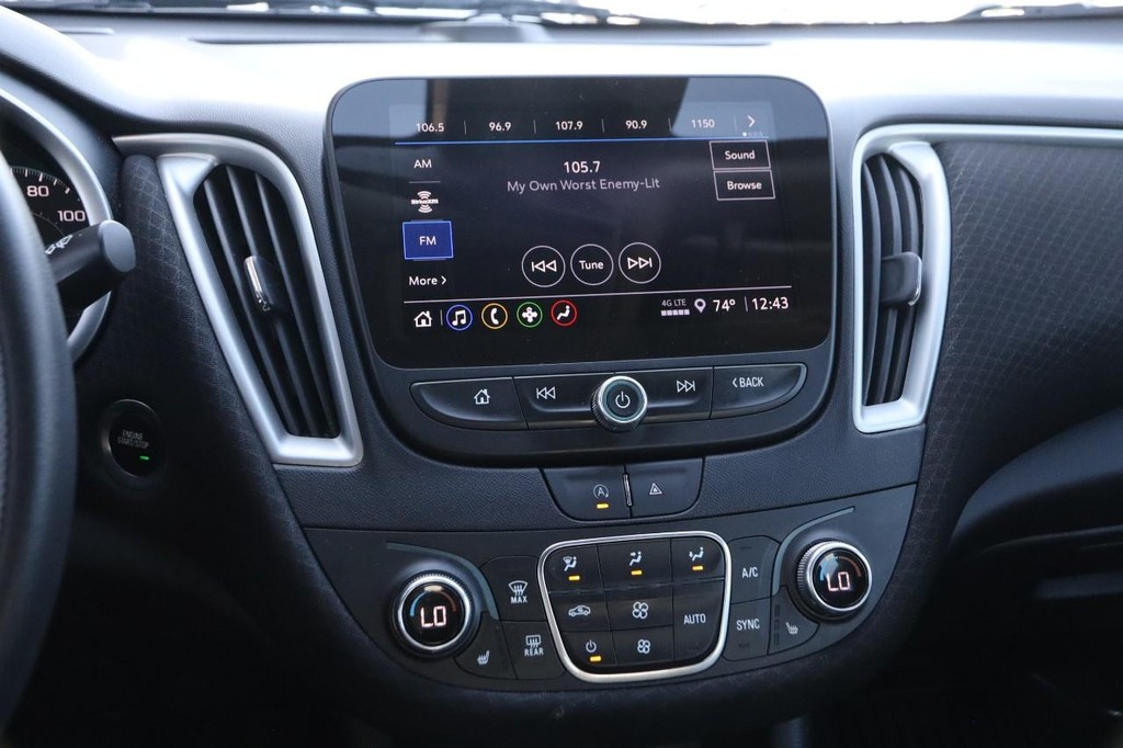 Chevrolet Malibu Vehicle Full-screen Gallery Image 14