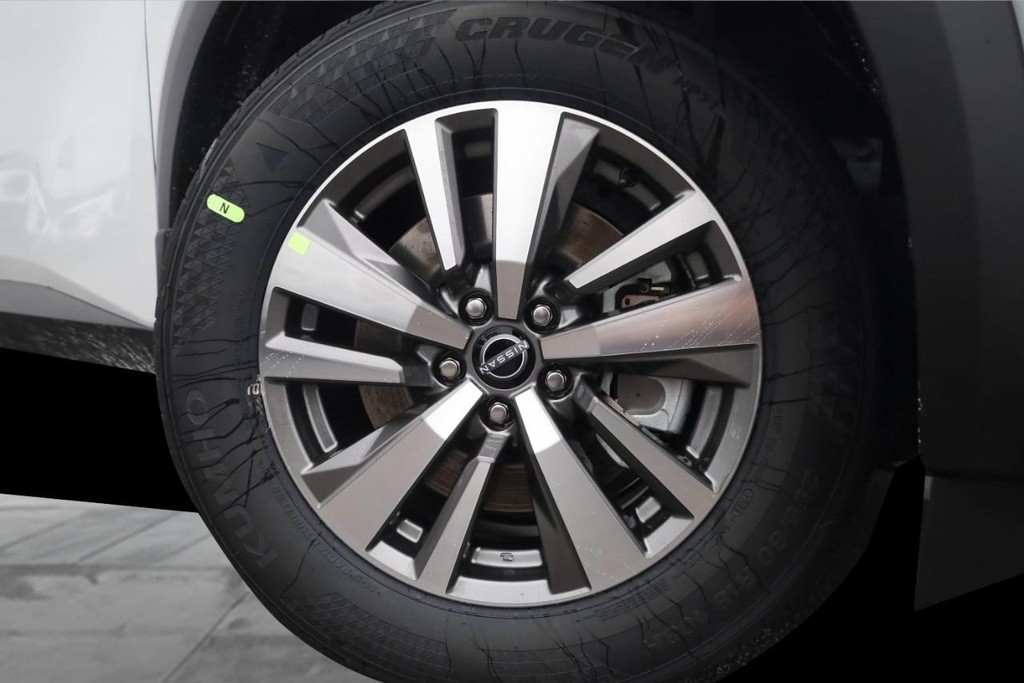 Nissan Pathfinder Vehicle Full-screen Gallery Image 3