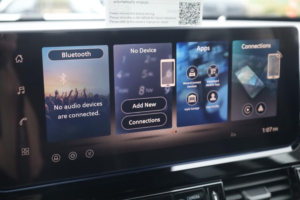 Nissan Pathfinder Vehicle Full-screen Gallery Image 14