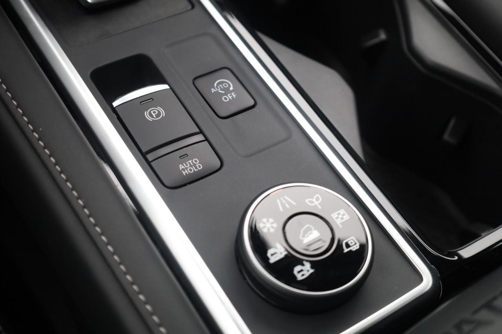 Nissan Pathfinder Vehicle Full-screen Gallery Image 19